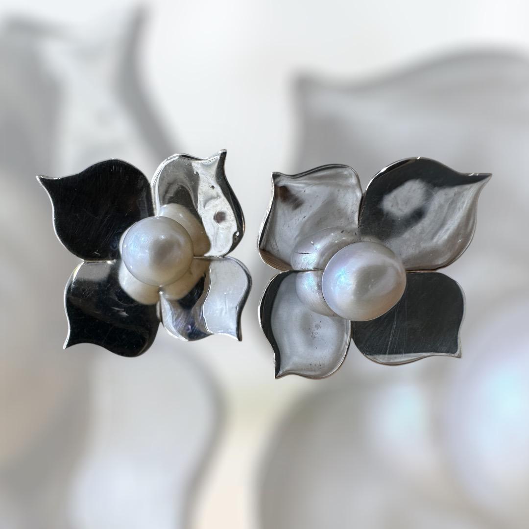 Aretes pequeños Cuatro petalos