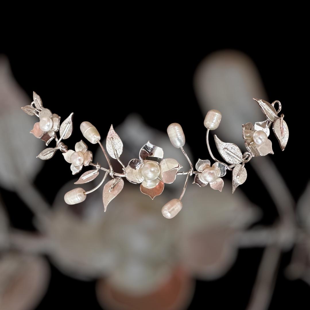 Tiara Grande Cuatro Pétalos